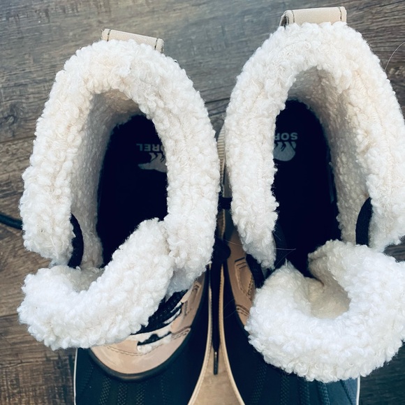 SOREL Out N About™ IV Chillz Waterproof Boots | Taupe/Black | 9 - Picture 11 of 12